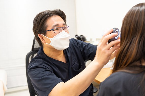 高知県の皮膚科・美容皮膚科のふみの皮フ科の院長写真